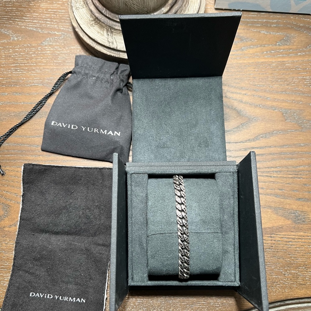 David Yurman Curb Chain Bracelet 8mm with Black Diamonds Size Medium